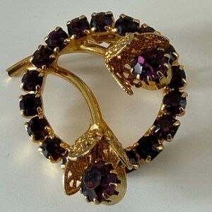 Dark Amethyst Rhinestone Rose Wreath Brooch Prong Set Gold Tone Vintage